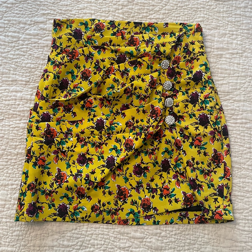 Zara Yellow Floral Mini Skirt with Button Accents